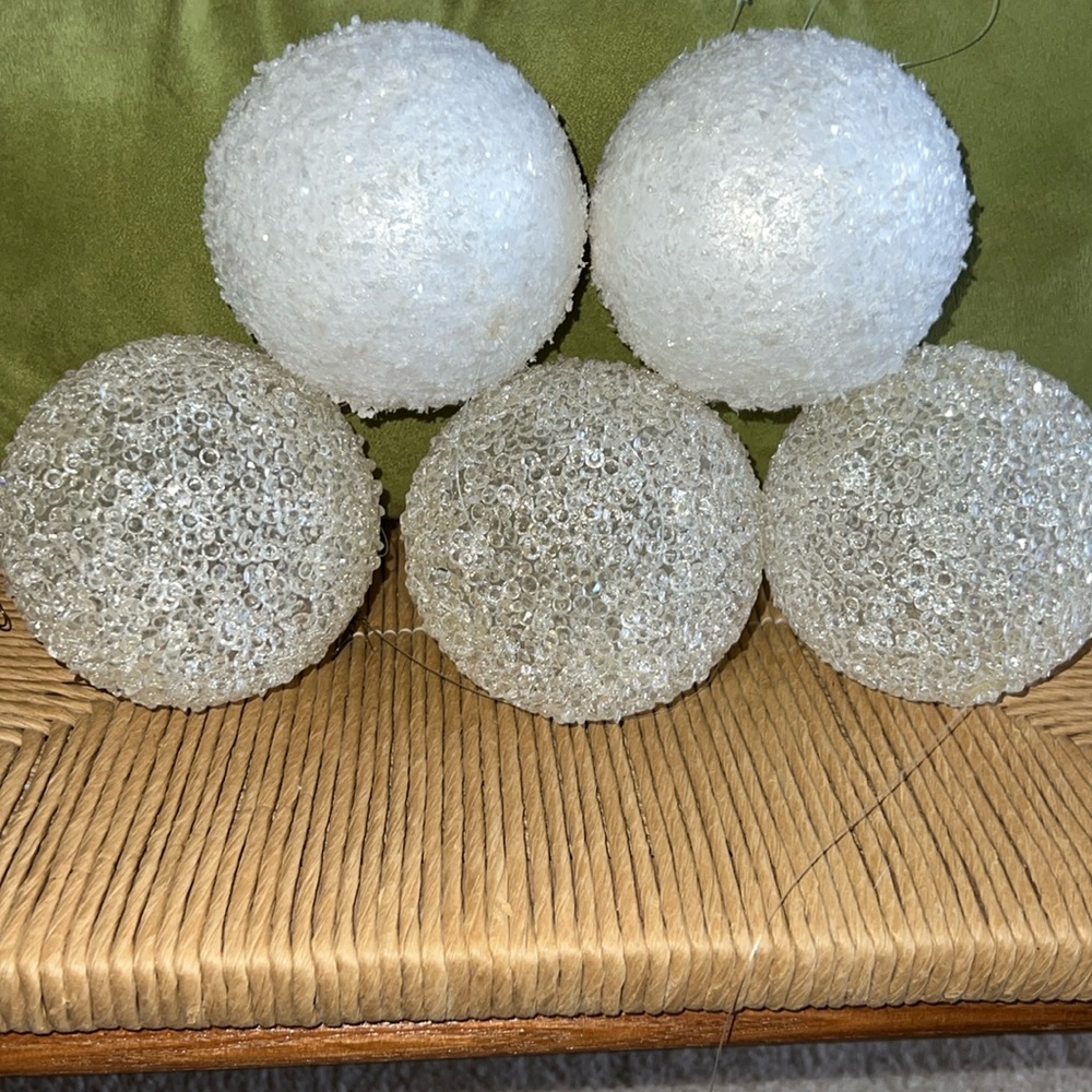 Bundle of 5 decorative Snow Balls- VGC SFH